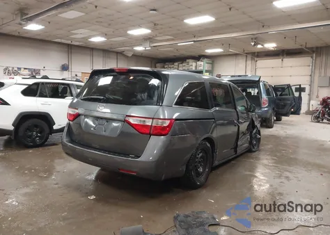 2013 Honda Odyssey Ex z USA, uszkodzony, nr VIN 5FNRL5H42DB024231